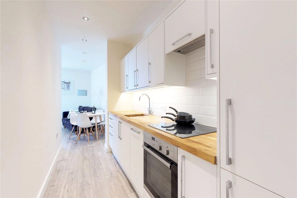 Property photo 2 of 6 Picture No. 13