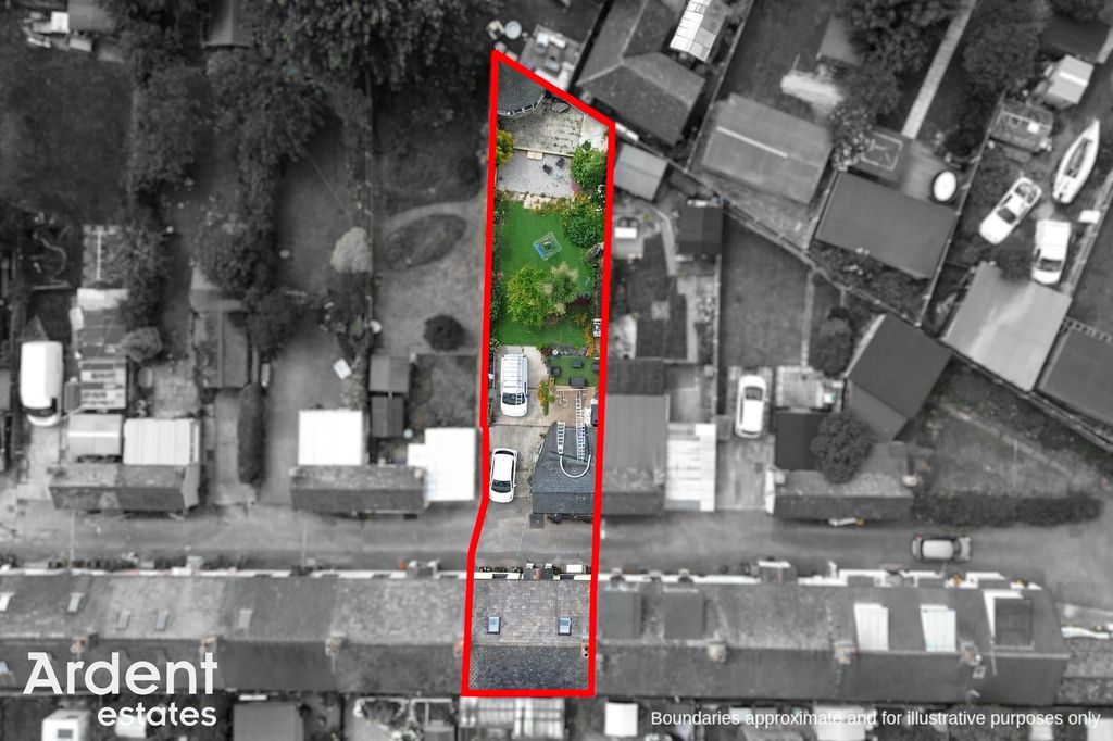 Property photo 2 of 21