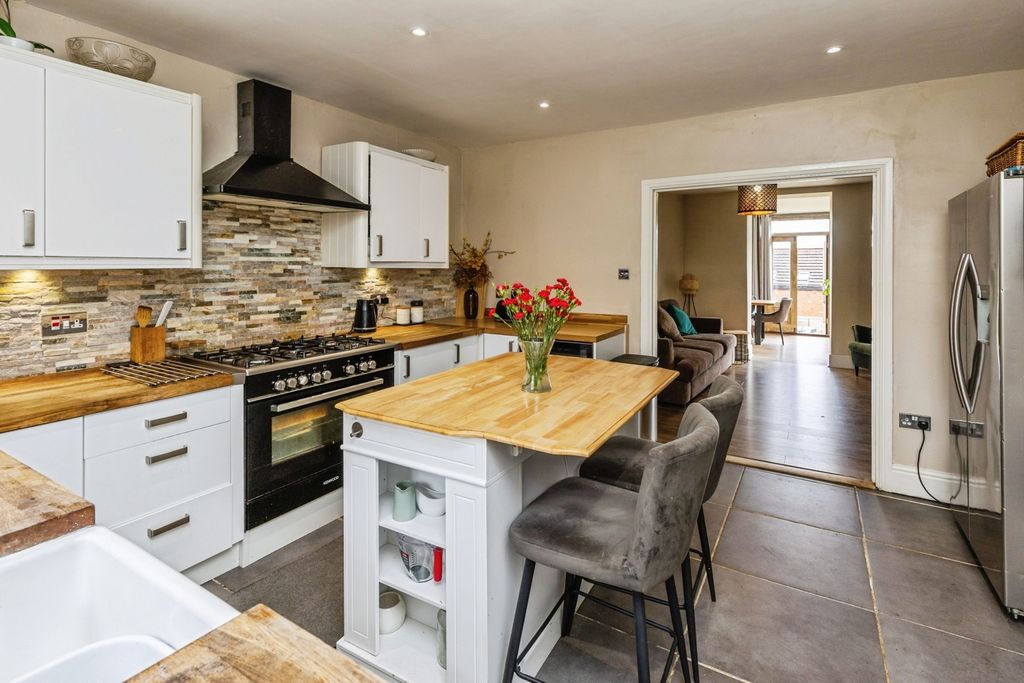 Property photo 3 of 19 Pbox-Img.Jpg