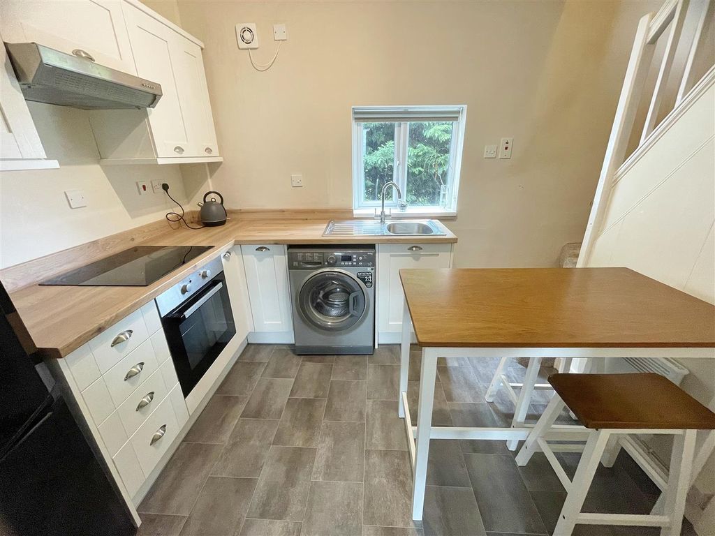 Property photo 3 of 6 Kitchen.Jpg