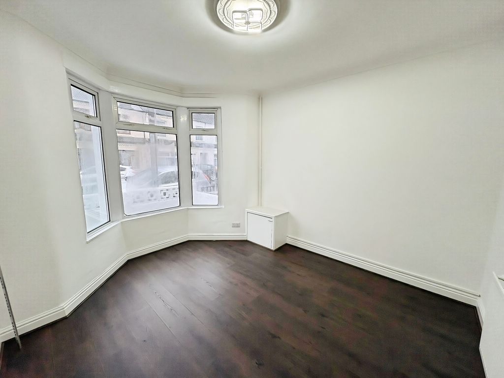 Property photo 3 of 12 Bedroom