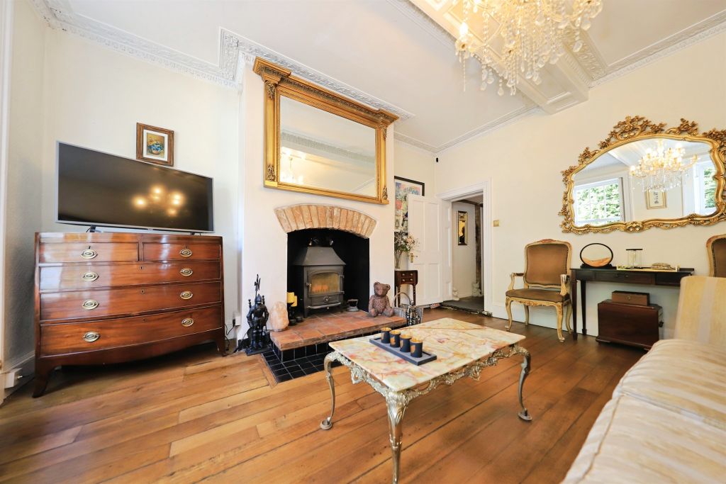 Property photo 3 of 23