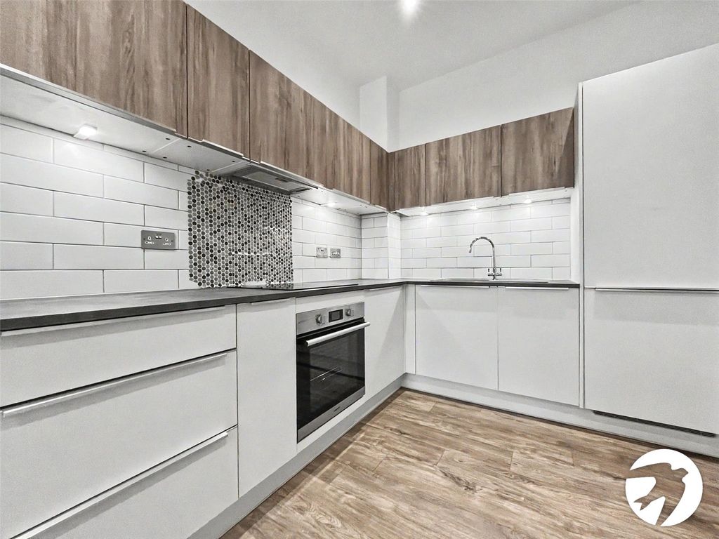 Property photo 2 of 10 Picture No. 24