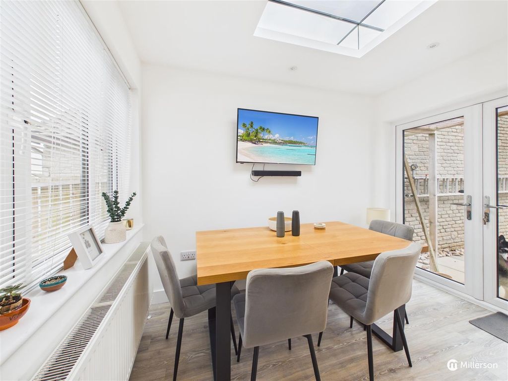Property photo 3 of 23 Dining Area