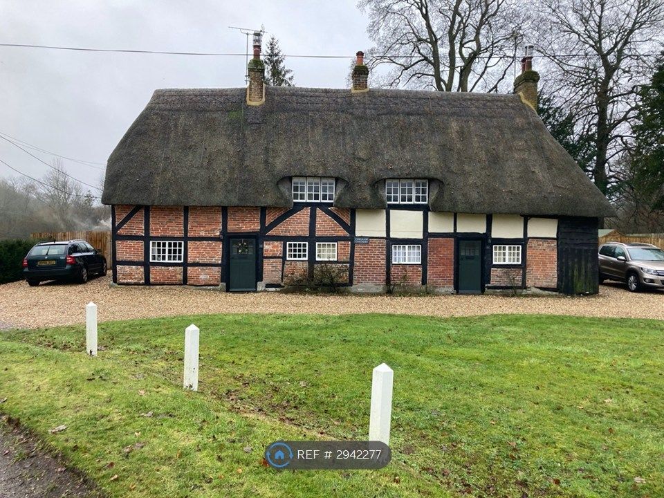 Property photo 1 of 12 Cottage On Left