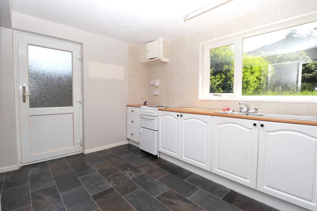 Property photo 3 of 24 Dining Kitchen