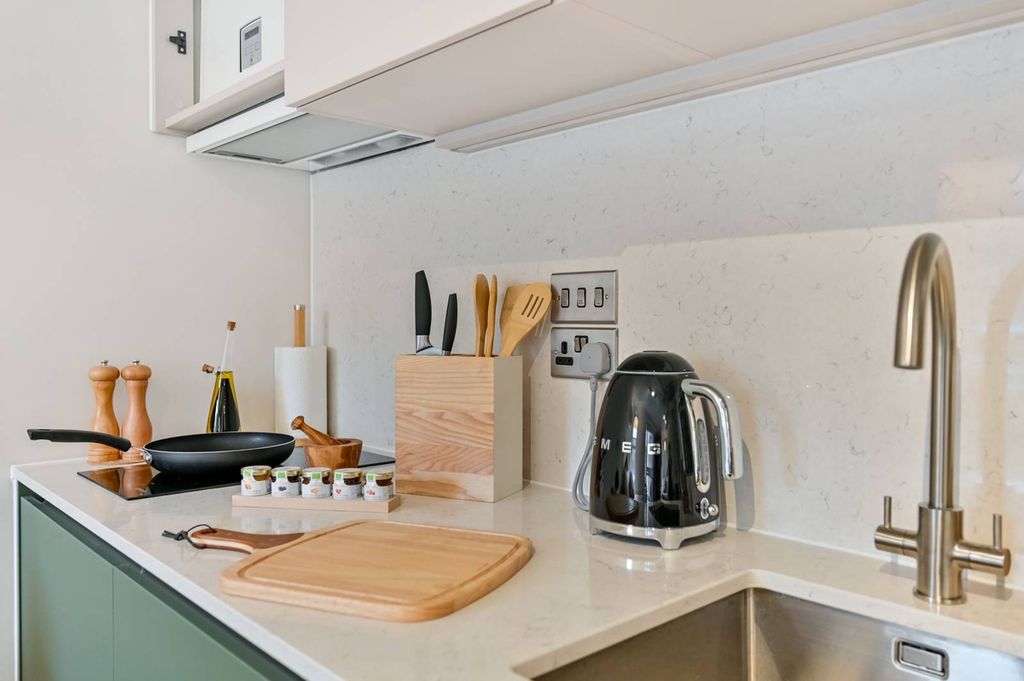 Property photo 3 of 37