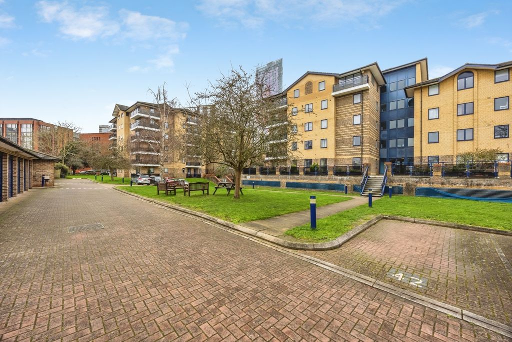 Property photo 3 of 20 Pbox-Img.Jpg