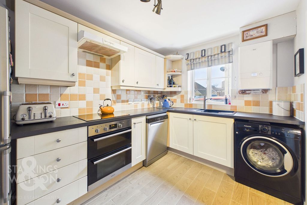 Property photo 3 of 27