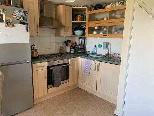 Property photo 3 of 7 Kitchen