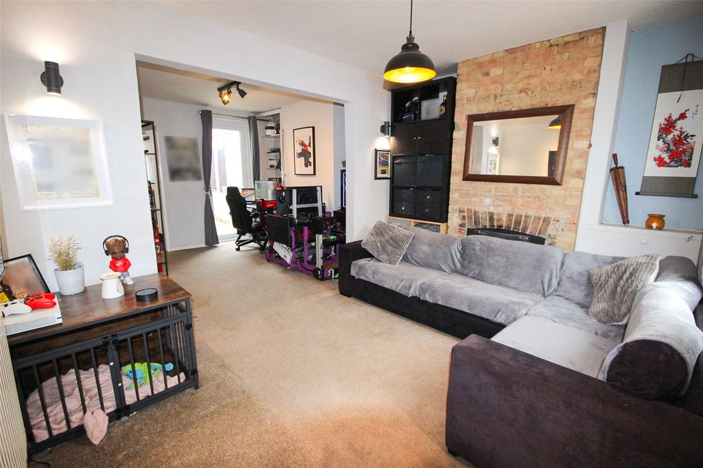 Property photo 2 of 16 Picture No. 14