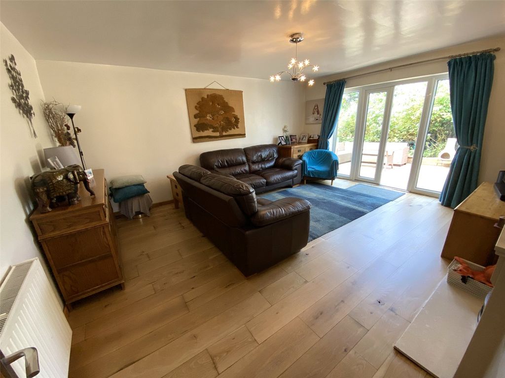 Property photo 3 of 31 Picture No. 04