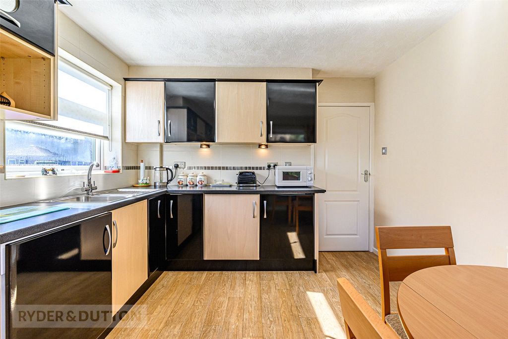 Property photo 3 of 19 Kitchen Diner