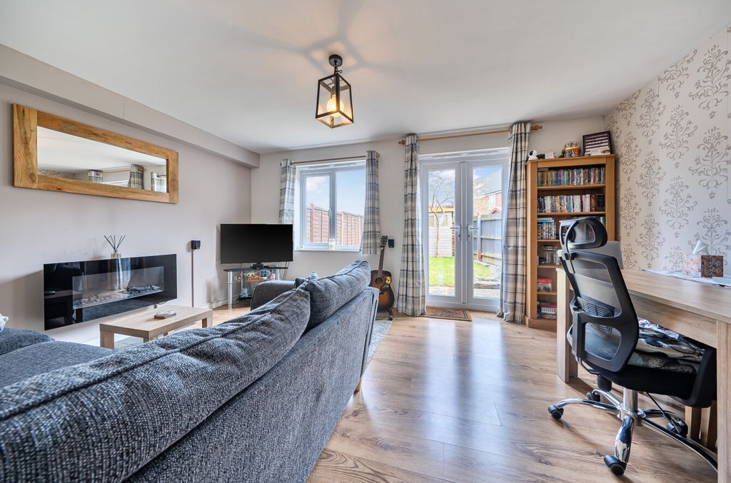 Property photo 3 of 8