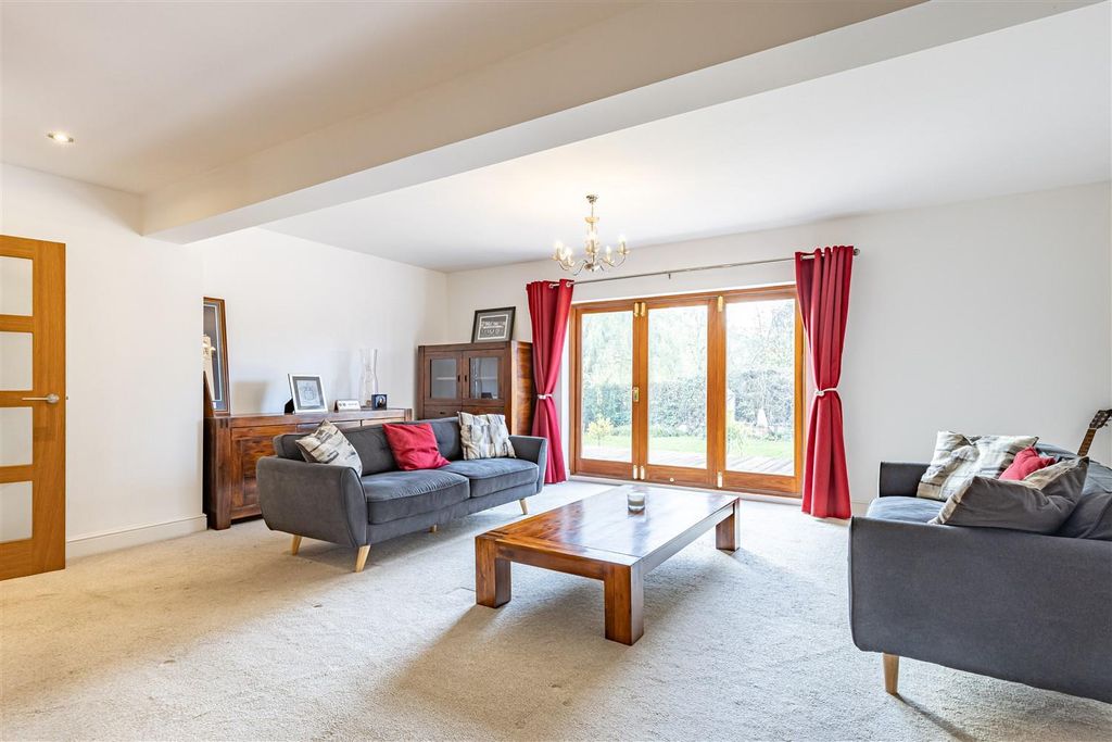 Property photo 3 of 38 Willowbank, (12).Jpg