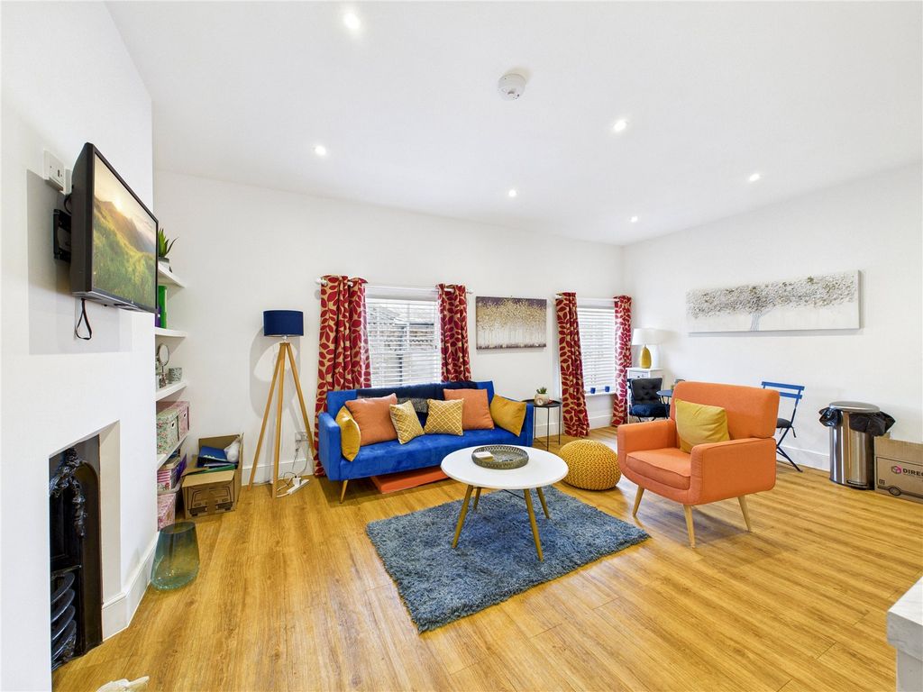 Property photo 2 of 7 2 - Picture No. 02