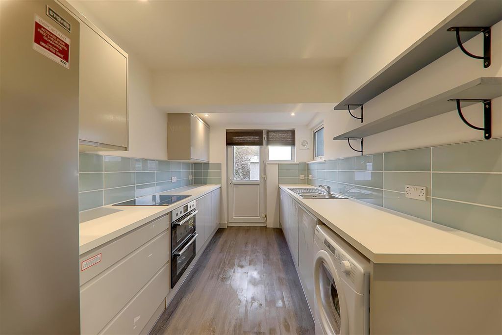 Property photo 3 of 12 6.Jpg