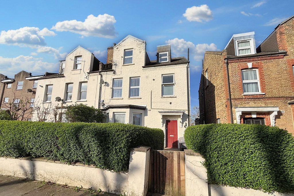 Property photo 1 of 10 Flat C, 31 Connaught Road, Harlesden, London Nw10 9Aj