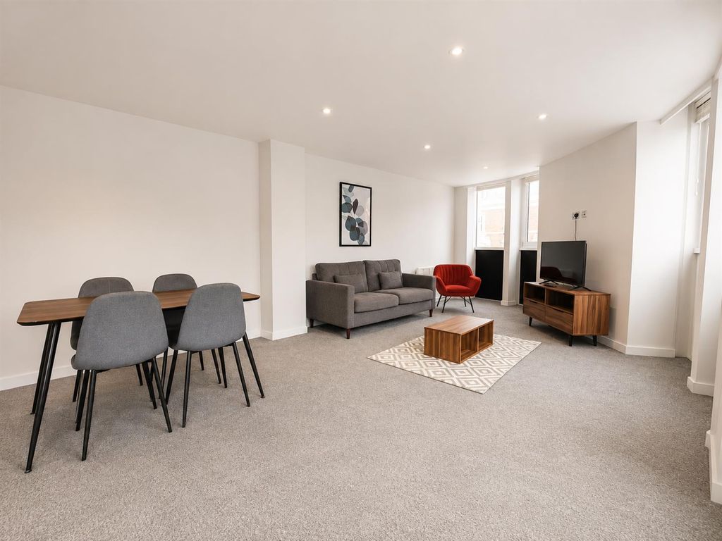 Property photo 1 of 11 Living/Dining Area