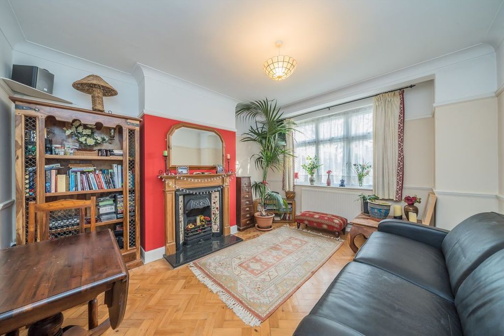 Property photo 2 of 7