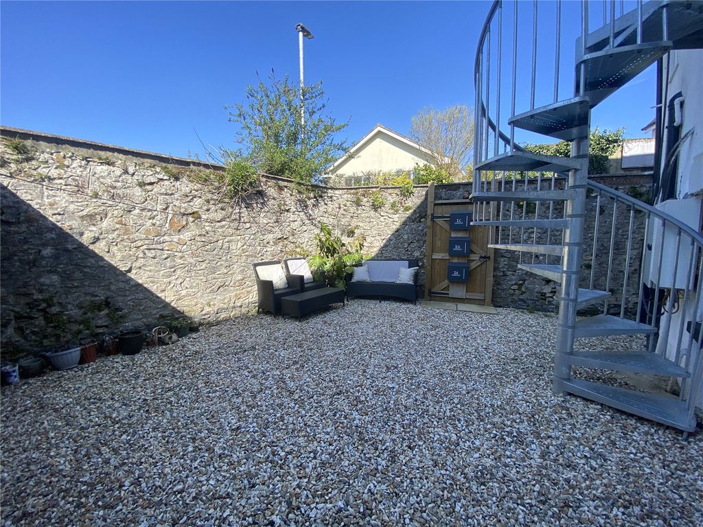 Property photo 2 of 7 Picture No. 08