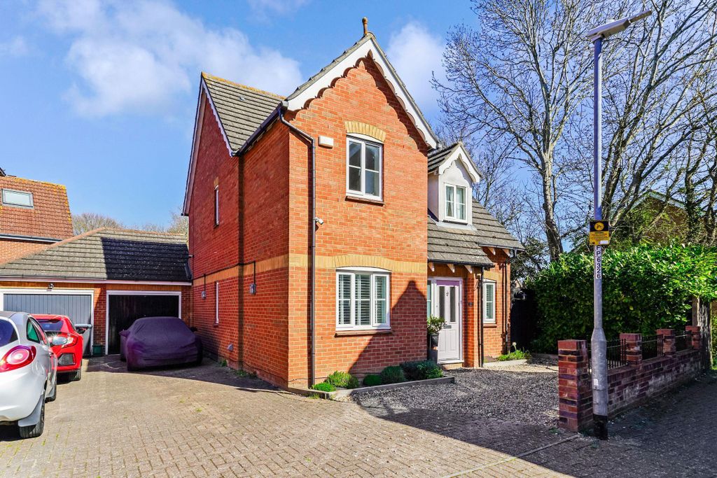 Property photo 1 of 28