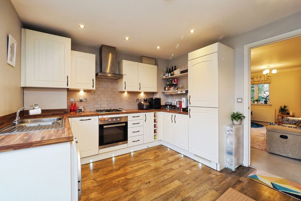 Property photo 3 of 20 Pbox-Img.Jpg