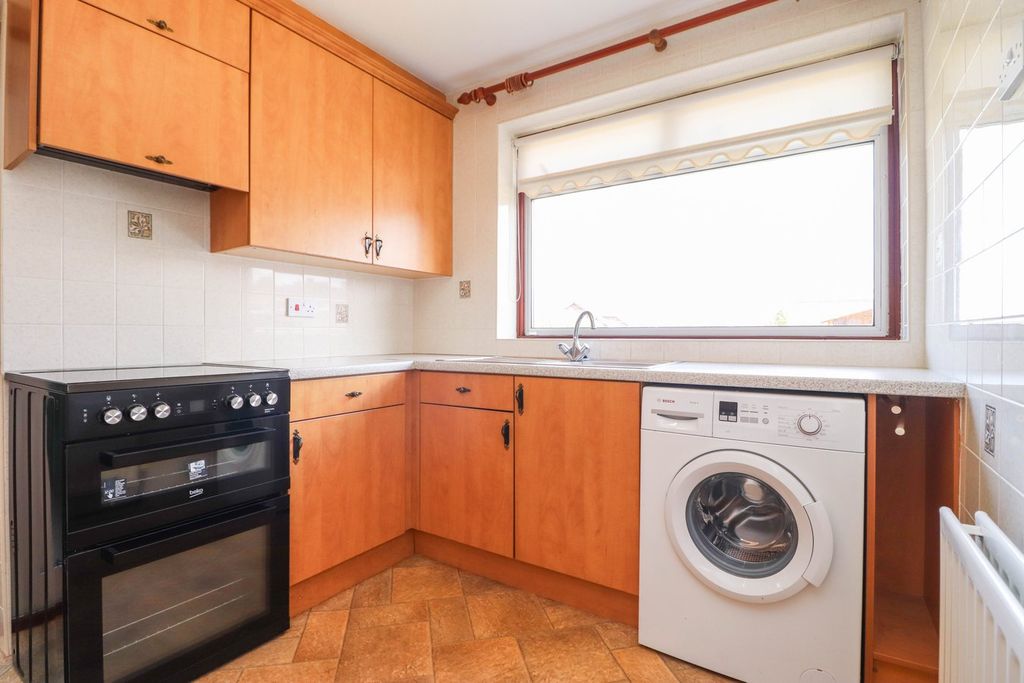 Property photo 3 of 14 Kitchen