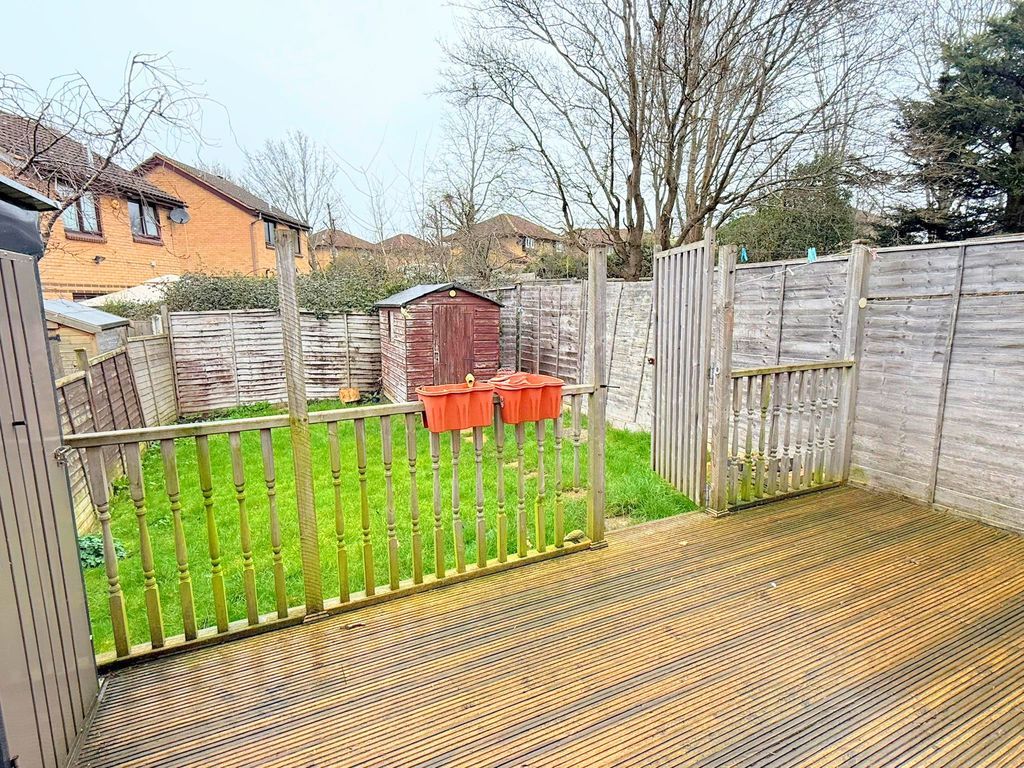 Property photo 3 of 9 Photo 2