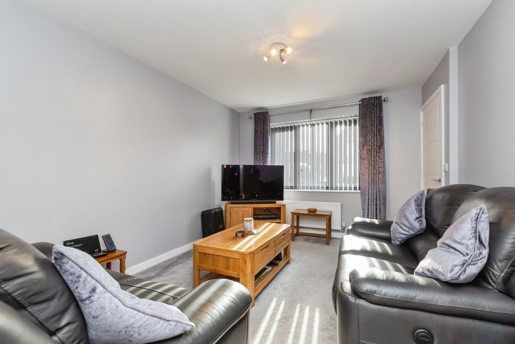 Property photo 2 of 19 Pbox-Img.Jpg