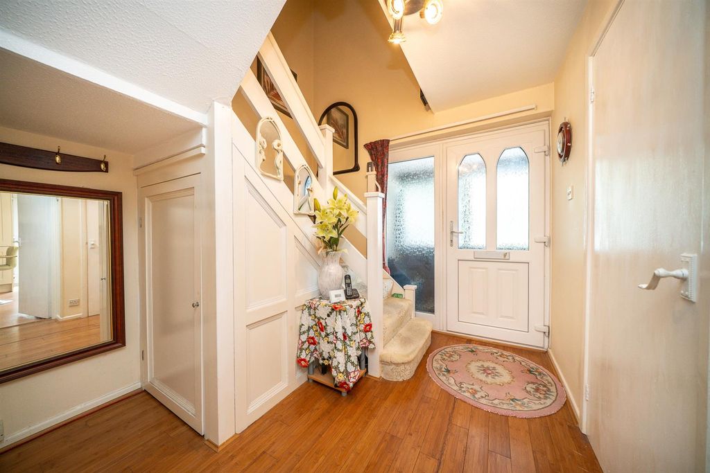 Property photo 2 of 26 60-Claudian-Place-1017.Jpg