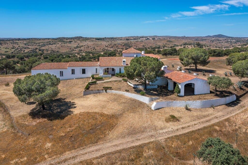 Property photo 3 of 18 Algarve Villa Ptlouv485P 3