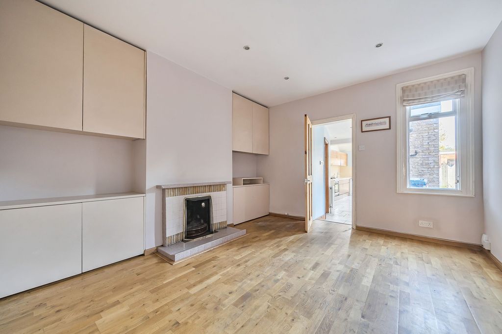 Property photo 3 of 11