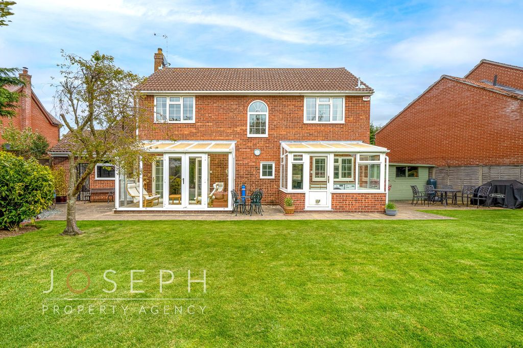 Property photo 2 of 23