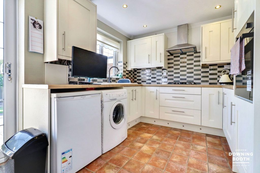 Property photo 2 of 21