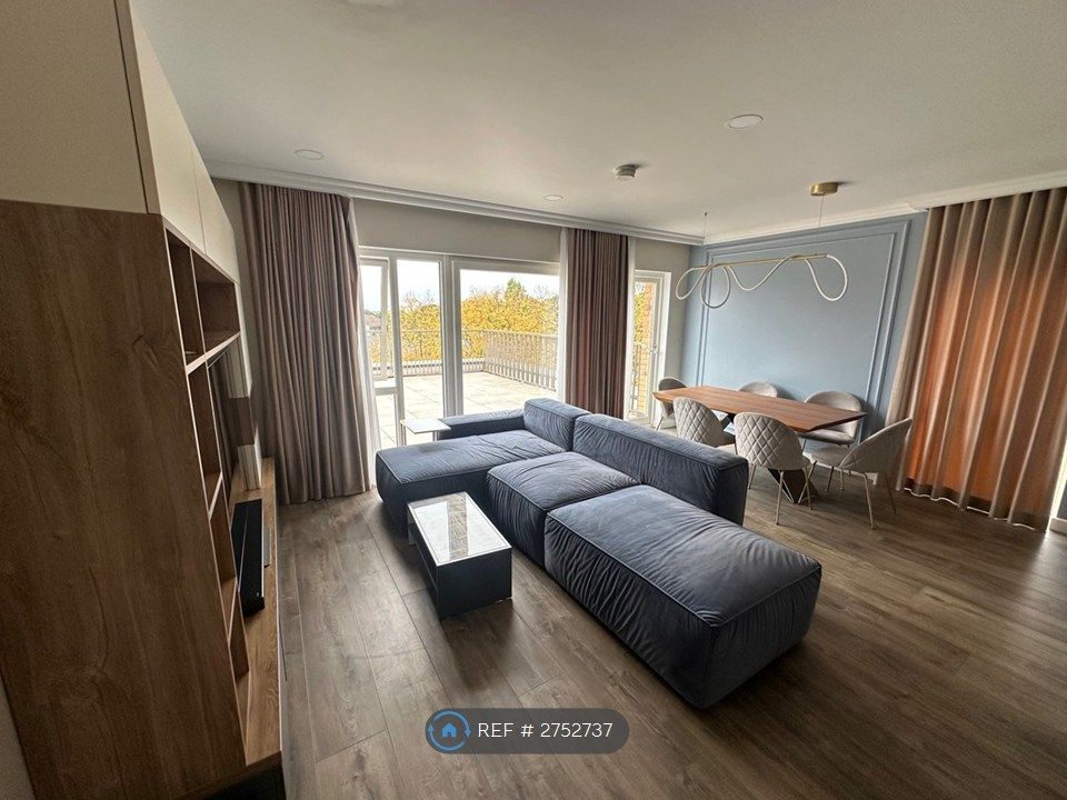 Property photo 3 of 14 Living Room