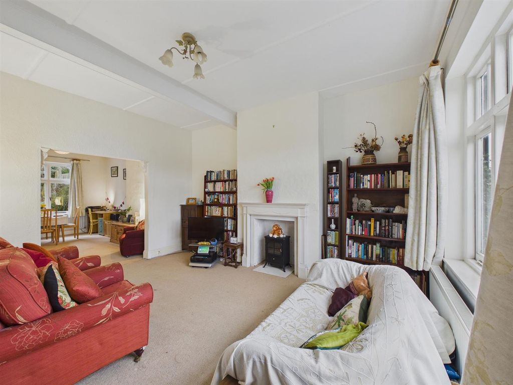 Property photo 3 of 34 Cam03972G0-Pr0242-Still004.Jpg