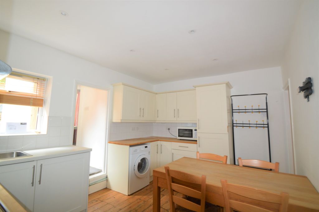 Property photo 3 of 8 Img_1939_7_Original