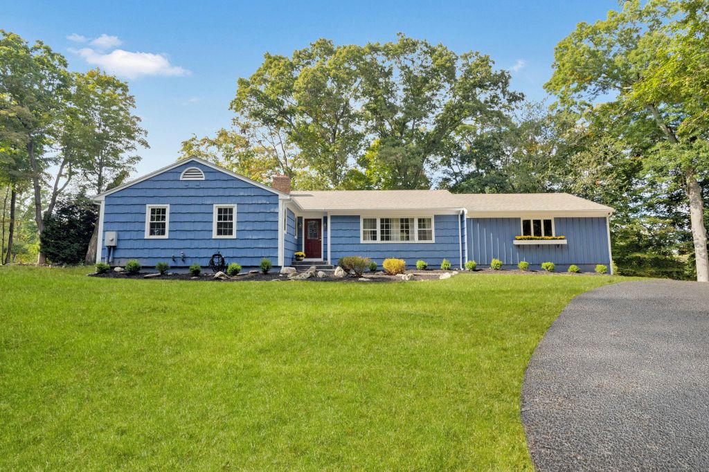Property photo 1 of 9
