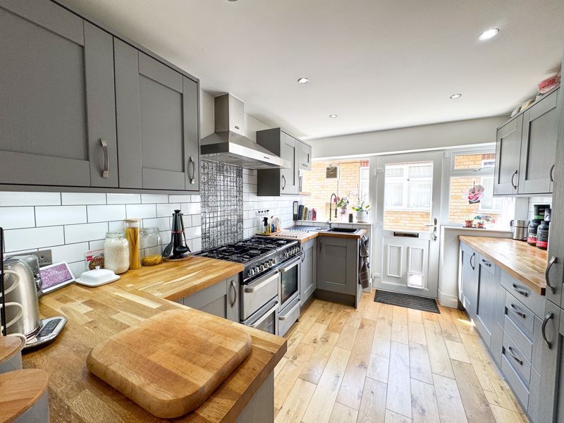 Property photo 2 of 19 Kitchen