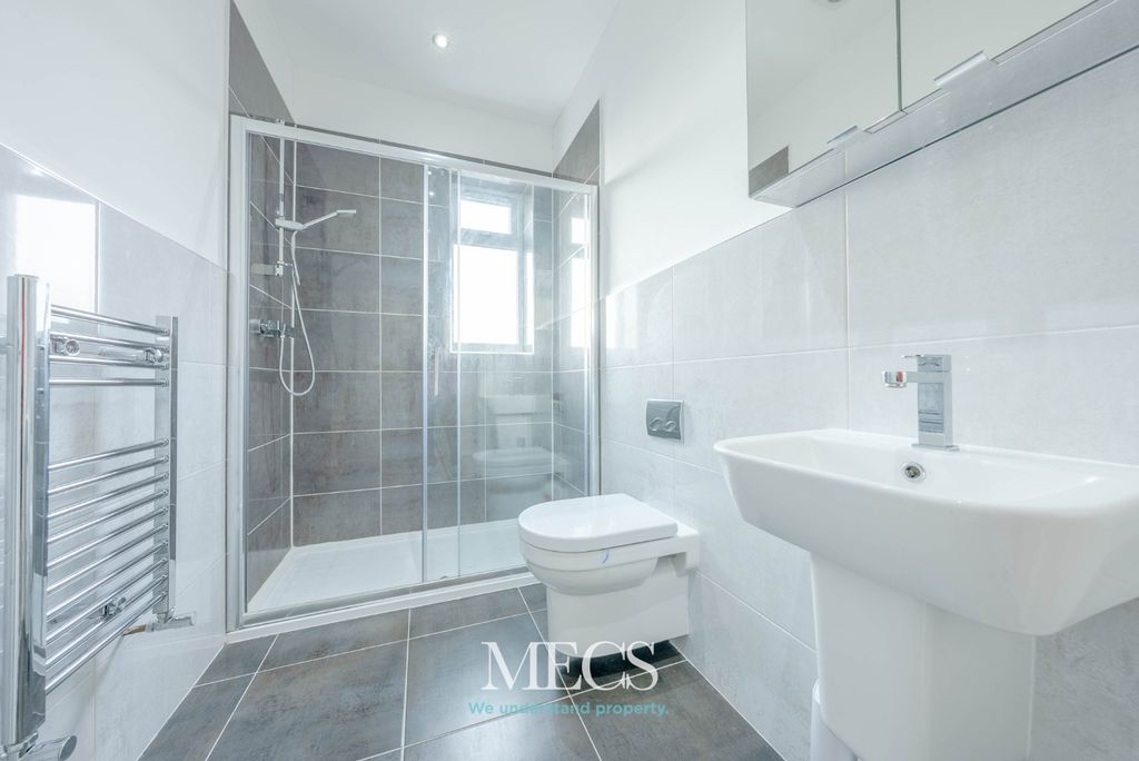 Property photo 2 of 16 4514131