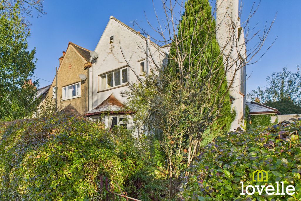 Property photo 2 of 33