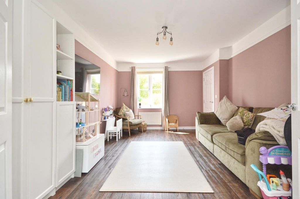 Property photo 3 of 26 Sitting Room