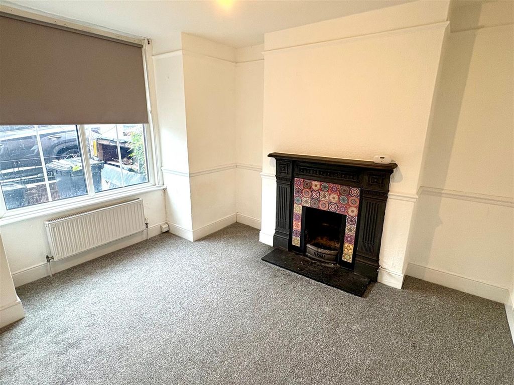 Property photo 3 of 13 16.Jpg