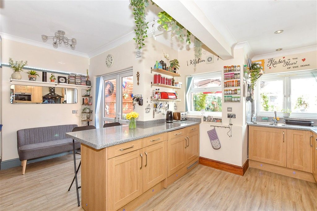 Property photo 3 of 16 Kitchen/Diner