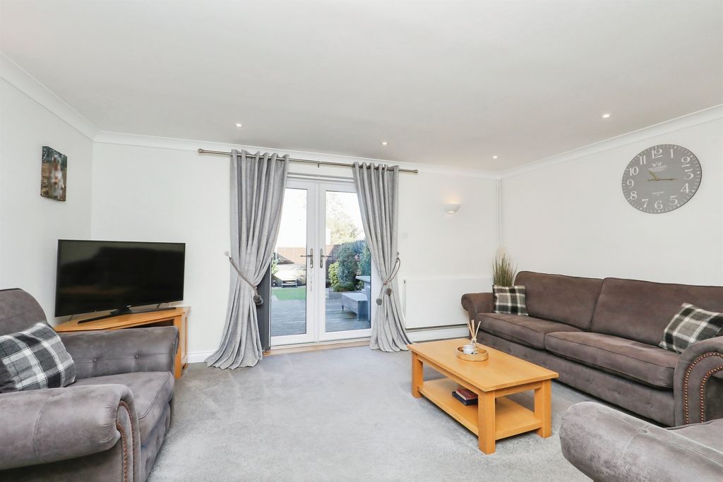 Property photo 3 of 16