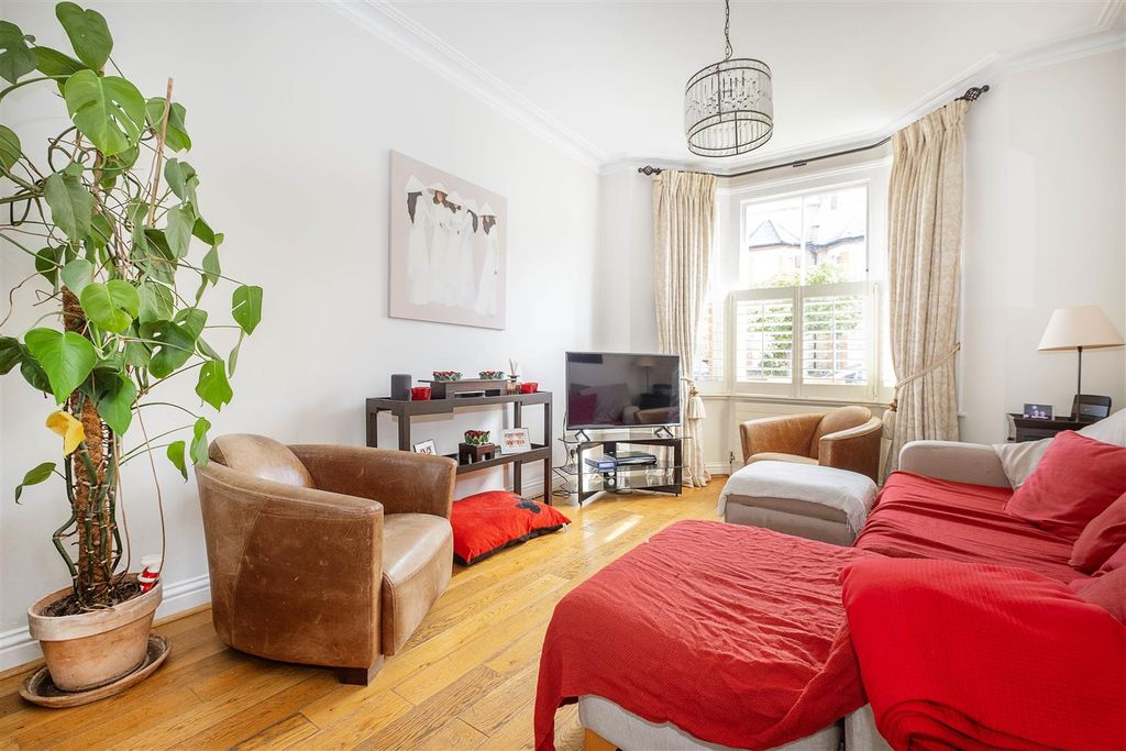 Property photo 2 of 12 17-Tolverne-Road-0008 Copy.Jpg