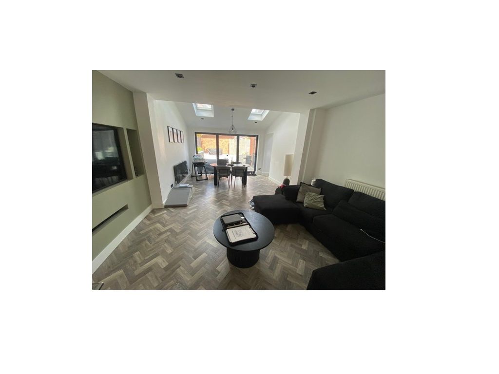 Property photo 2 of 3