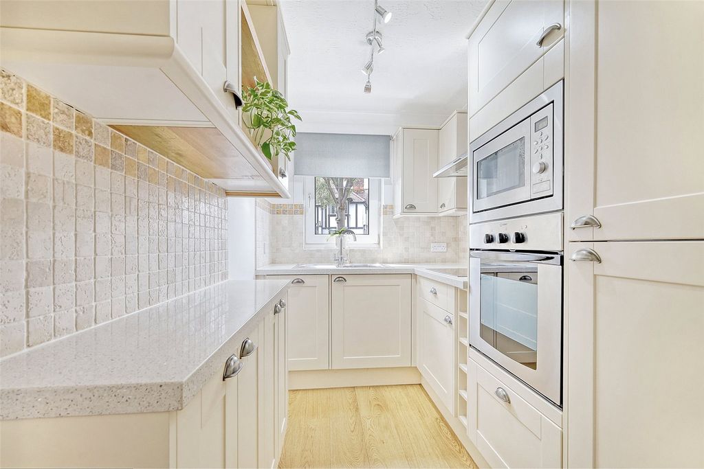 Property photo 3 of 10 Picture No. 06
