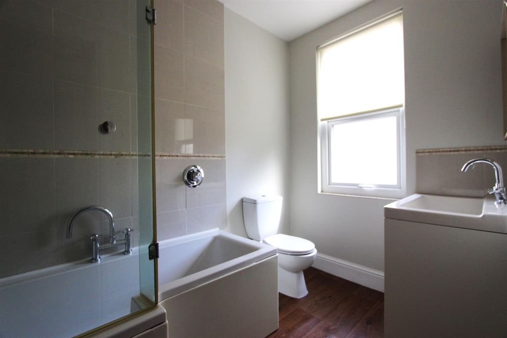 Property photo 1 of 13 Bathroom (1).Jpg